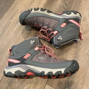 New Keen Women’s 9.5 Targhee Hiking Boot